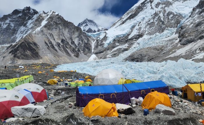everest base camp helicopter return