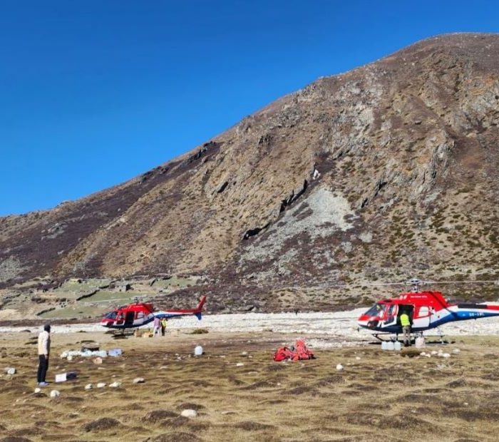 Helicopter return from Gorakshep