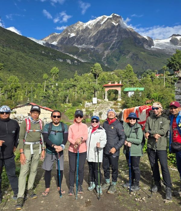 annapurna circuit vs manaslu circuit
