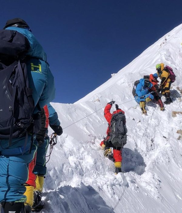 makalu climber left behind